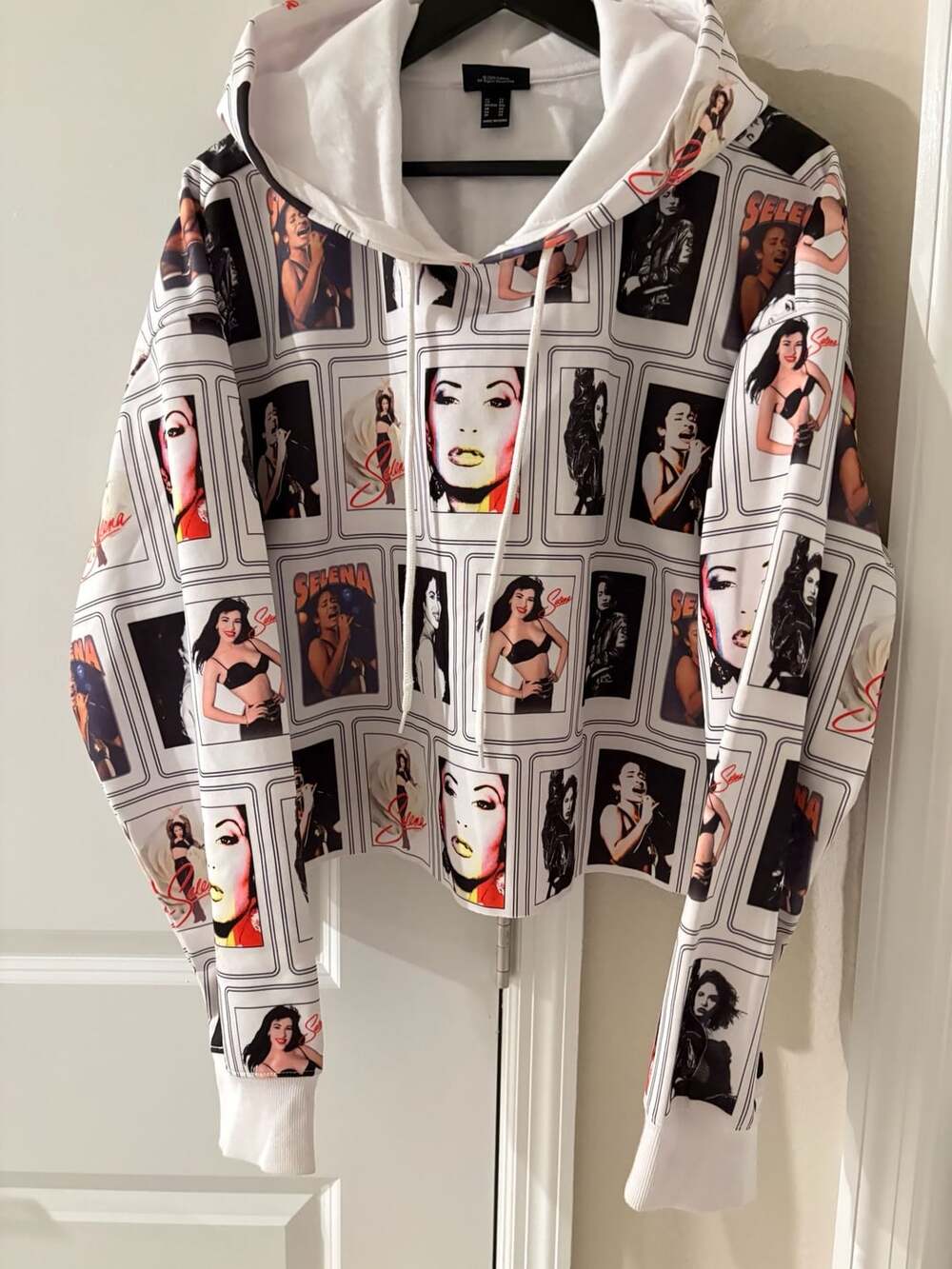 Forever 21 Official Selena Merchandise All Over Print Cropped Hoodie 2X